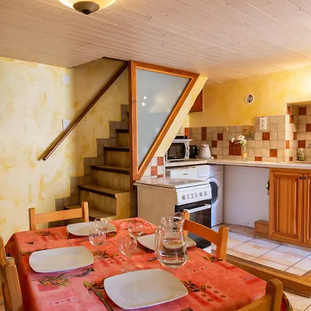 Chez Marie Carmen Ggt077